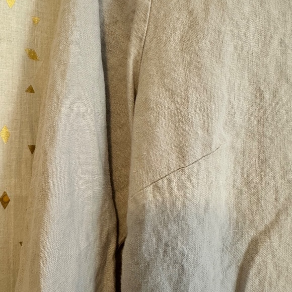 Linenfox Women's Top in Light Beige - Picture 4 of 4